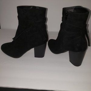 New York & Company Womens Suede Ankle Boots Black Size 8 1/2 Used Very Nice.